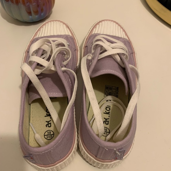 Converse Style Sneaker ! - Picture 3 of 3